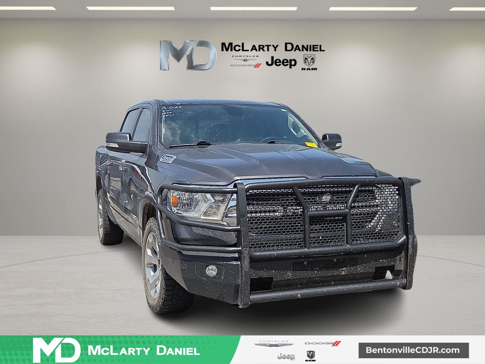 2020 RAM 1500 Big Horn/Lone Star 4x4 Crew Cab 5'7's photo