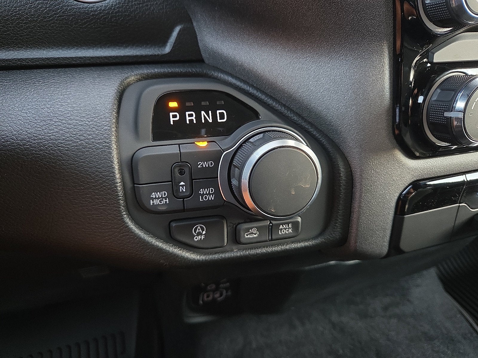 2027 RAM Ram 1500 RAM 1500 WARLOCK CREW CAB 4X4 5'7' BOX