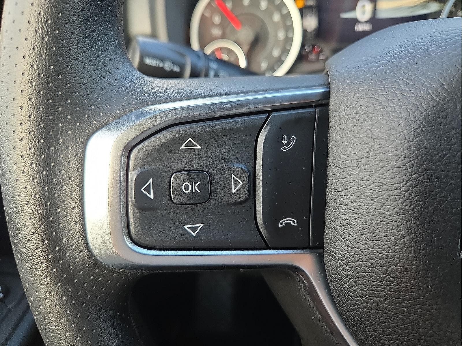 2026 RAM 1500 RAM 1500 EXPRESS CREW CAB 4X4 5'7' BOX