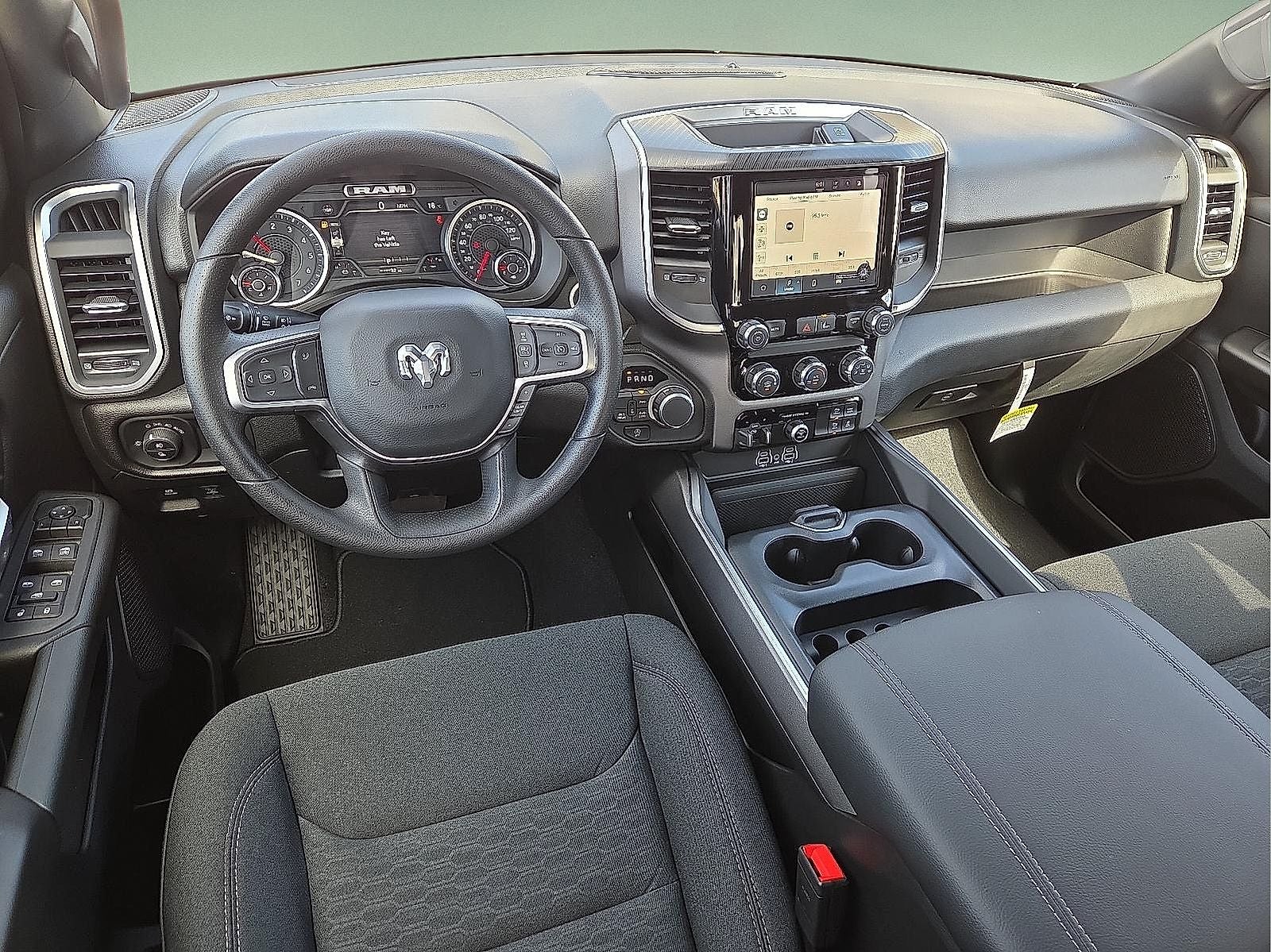 2026 RAM Ram 1500 RAM 1500 EXPRESS CREW CAB 4X4 5'7' BOX