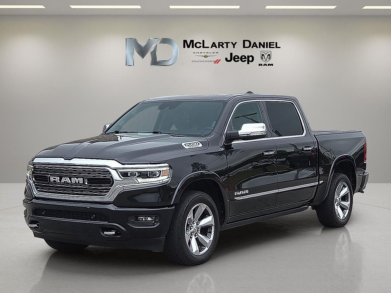 2020 RAM 1500 Limited Crew Cab 4x4 5'7' Box
