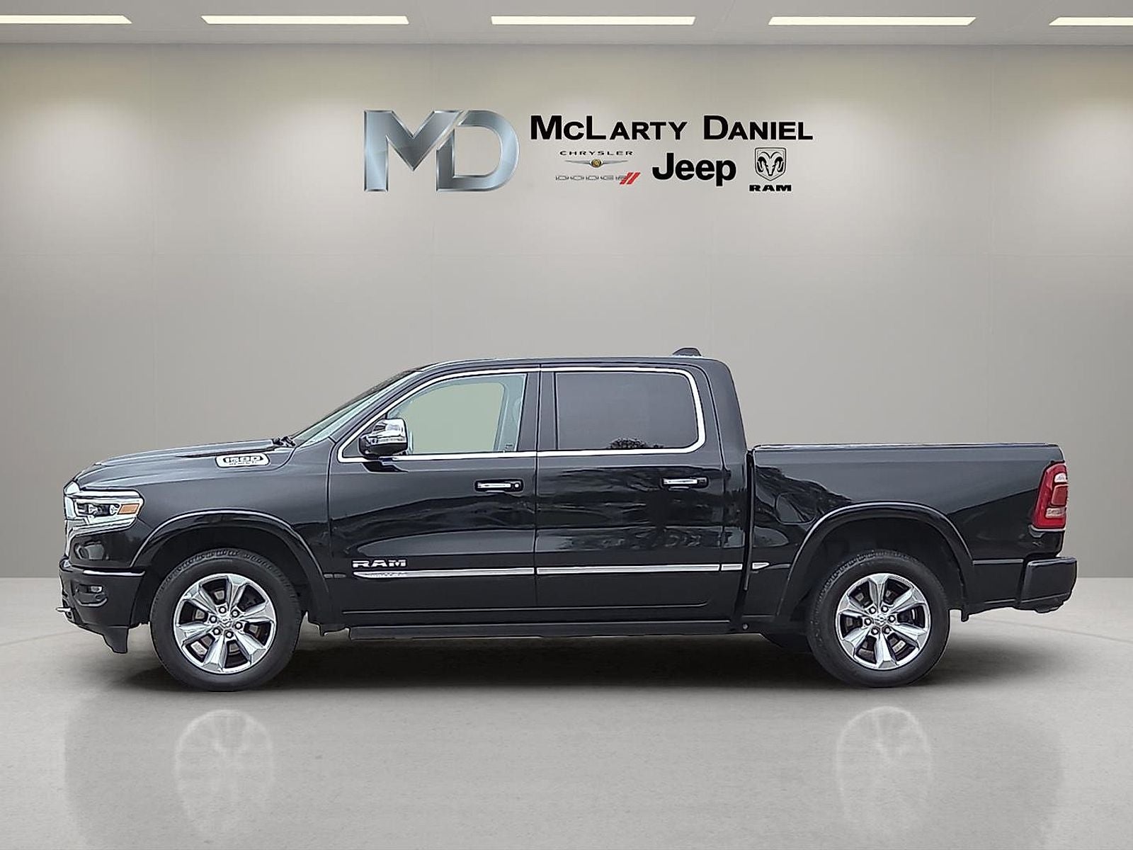 2020 RAM 1500 Limited Crew Cab 4x4 5'7' Box