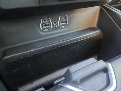 2020 RAM 1500 Laramie Crew Cab 4x4 5'7' Box