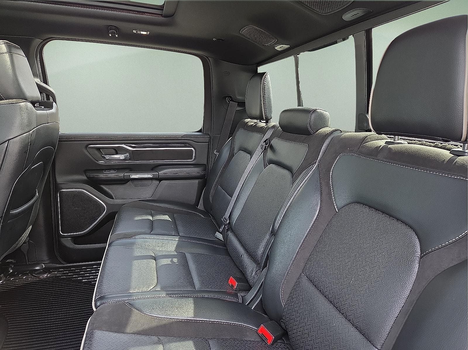 2021 RAM 1500 Laramie Crew Cab 4x4 5'7' Box