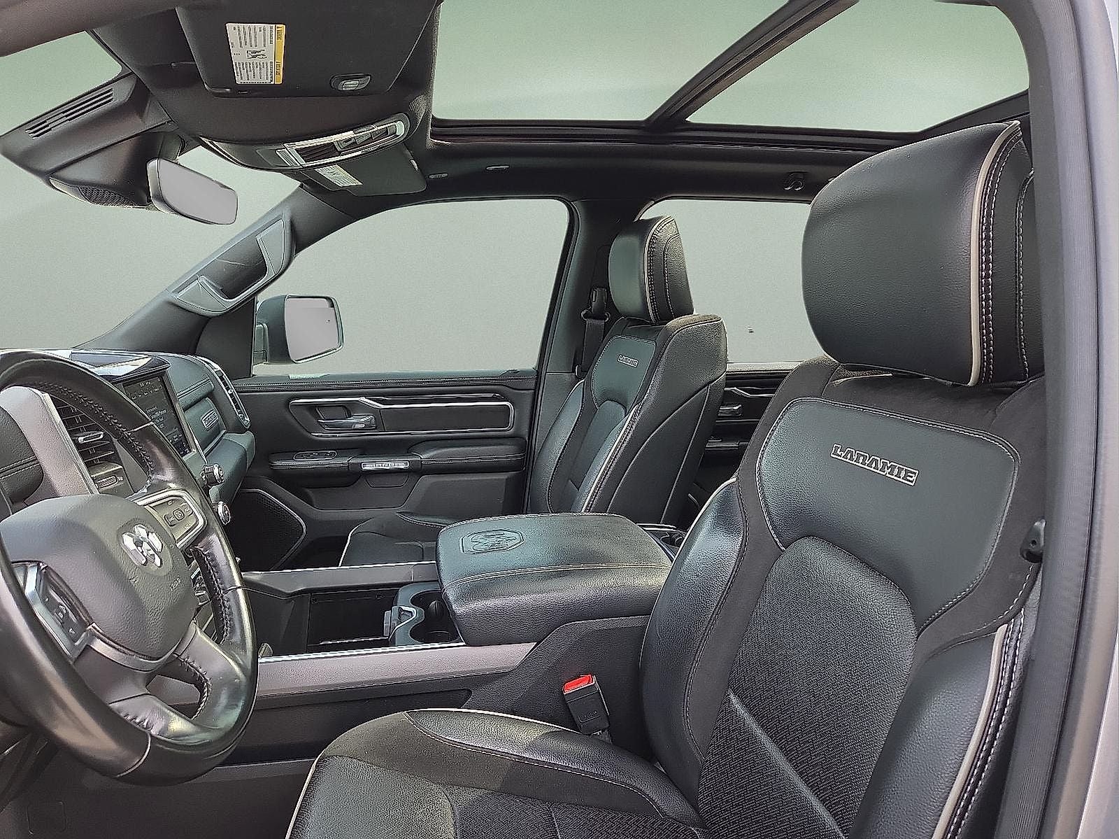 2021 RAM 1500 Laramie Crew Cab 4x4 5'7' Box