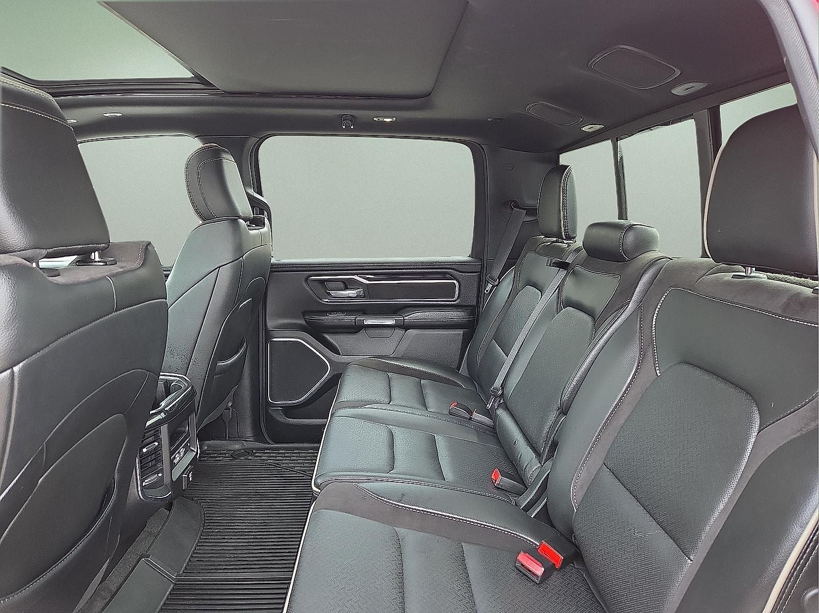 2022 RAM 1500 Laramie Crew Cab 4x4 6'4' Box