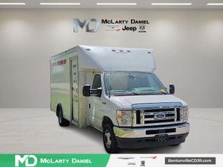 2023 Ford E-450 Cutaway Base