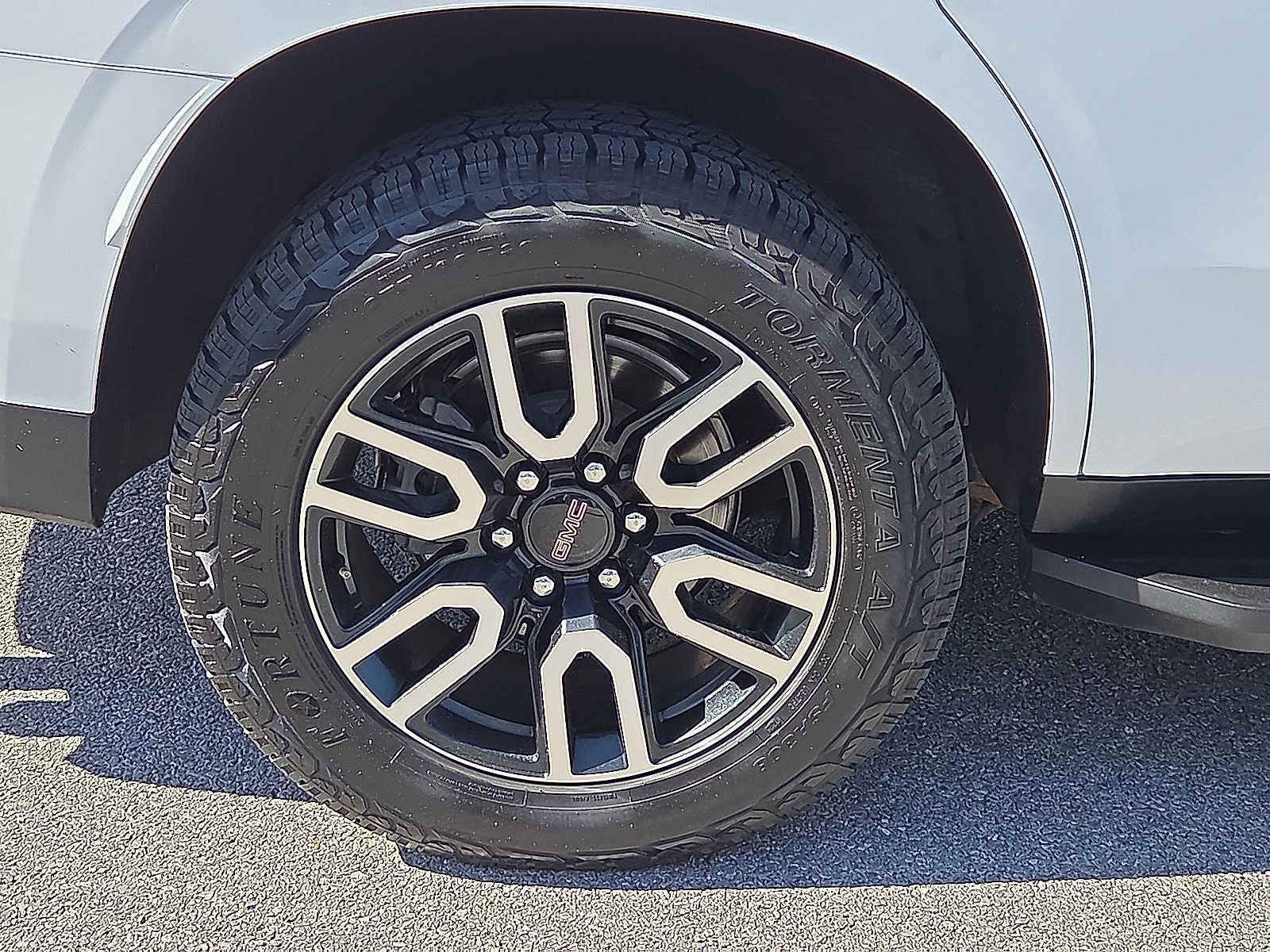 2022 GMC Yukon 4WD AT4
