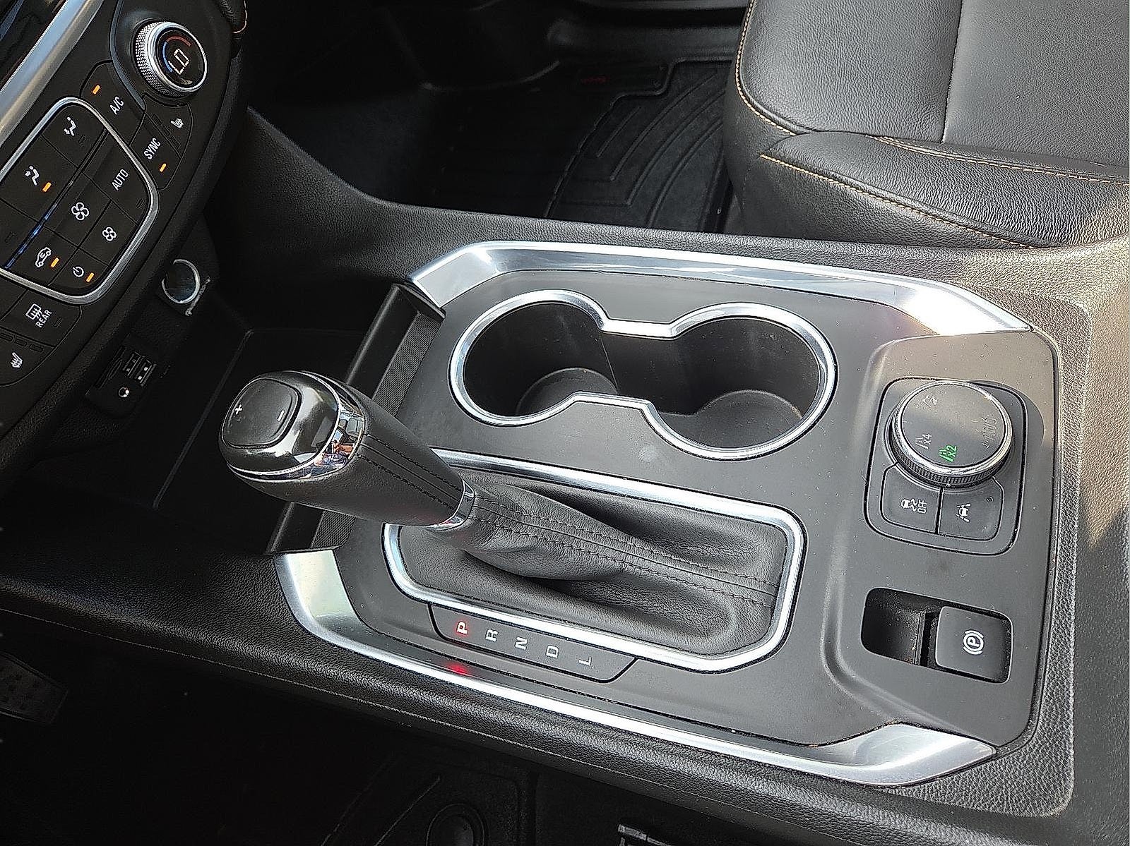 2020 Chevrolet Traverse AWD LT Leather