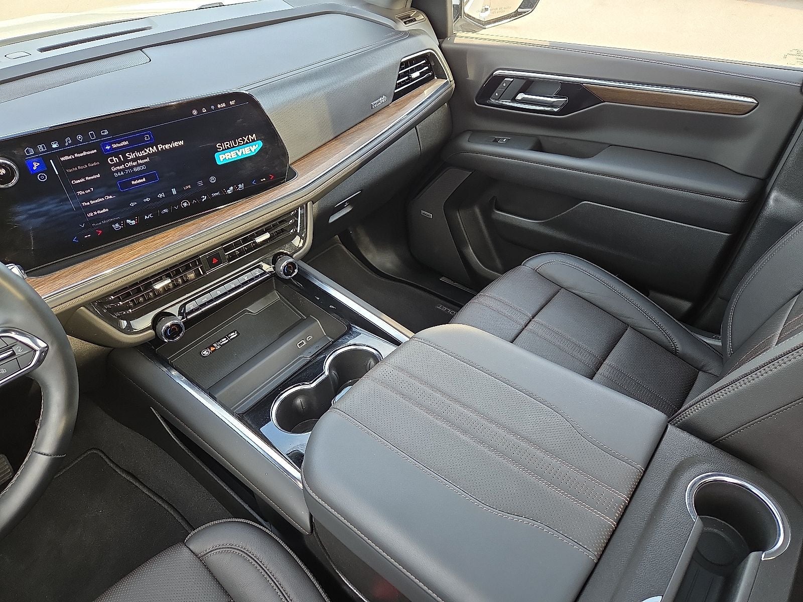 2025 Chevrolet Suburban 4WD High Country