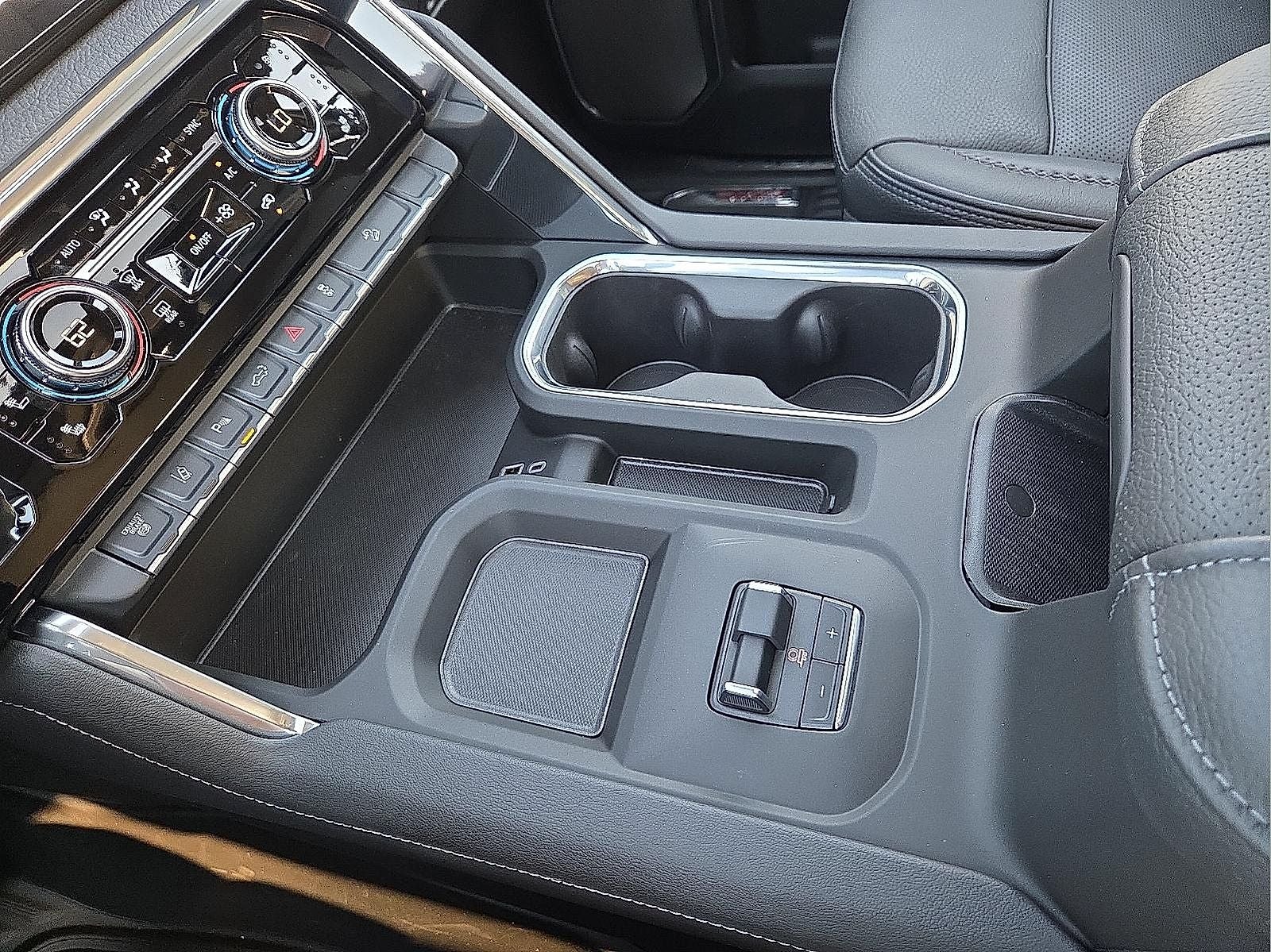2025 GMC Sierra 2500HD 4WD Crew Cab Standard Bed Denali