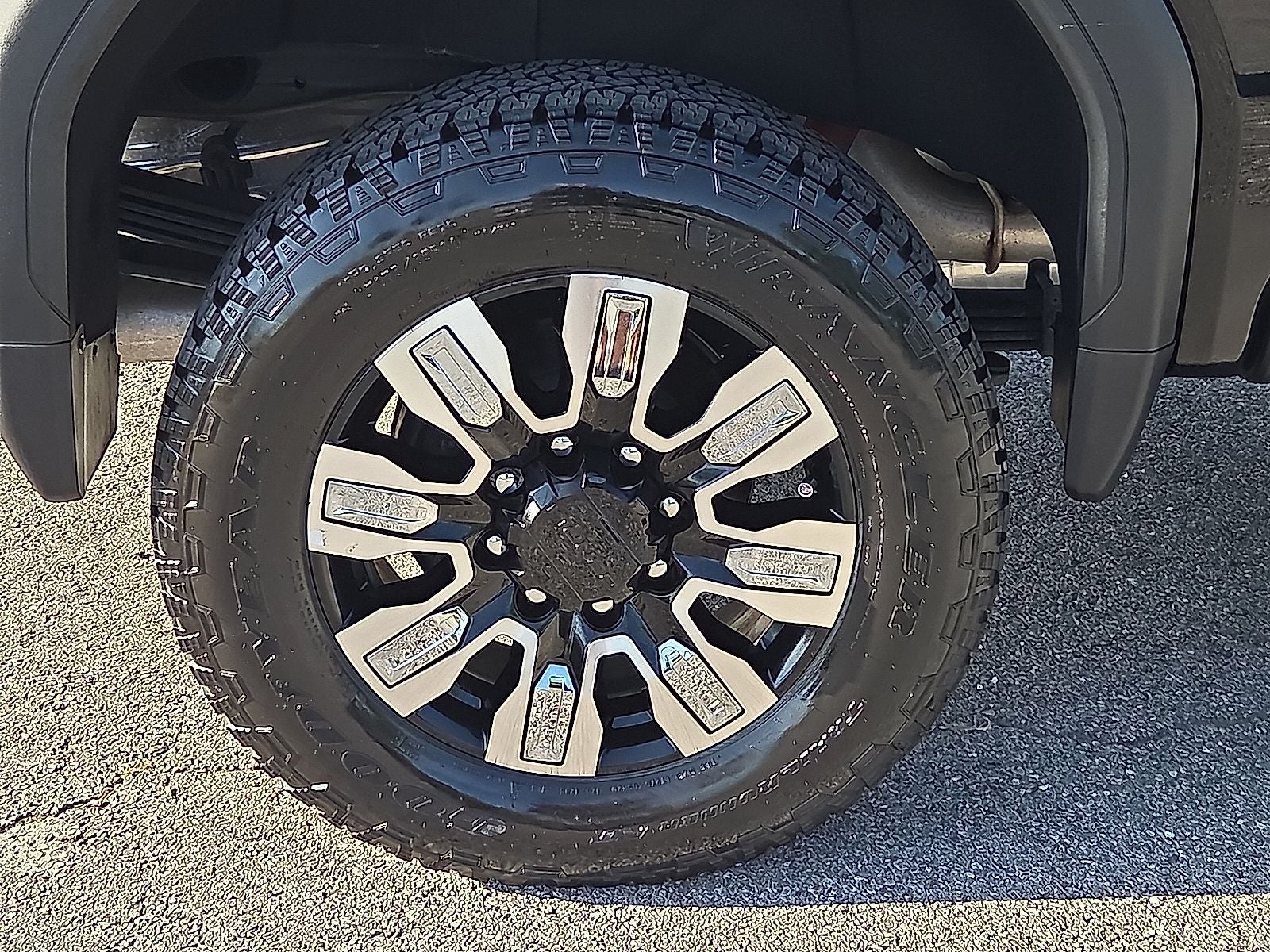 2025 GMC Sierra 2500HD 4WD Crew Cab Standard Bed Denali