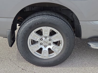 2017 Nissan TITAN SV