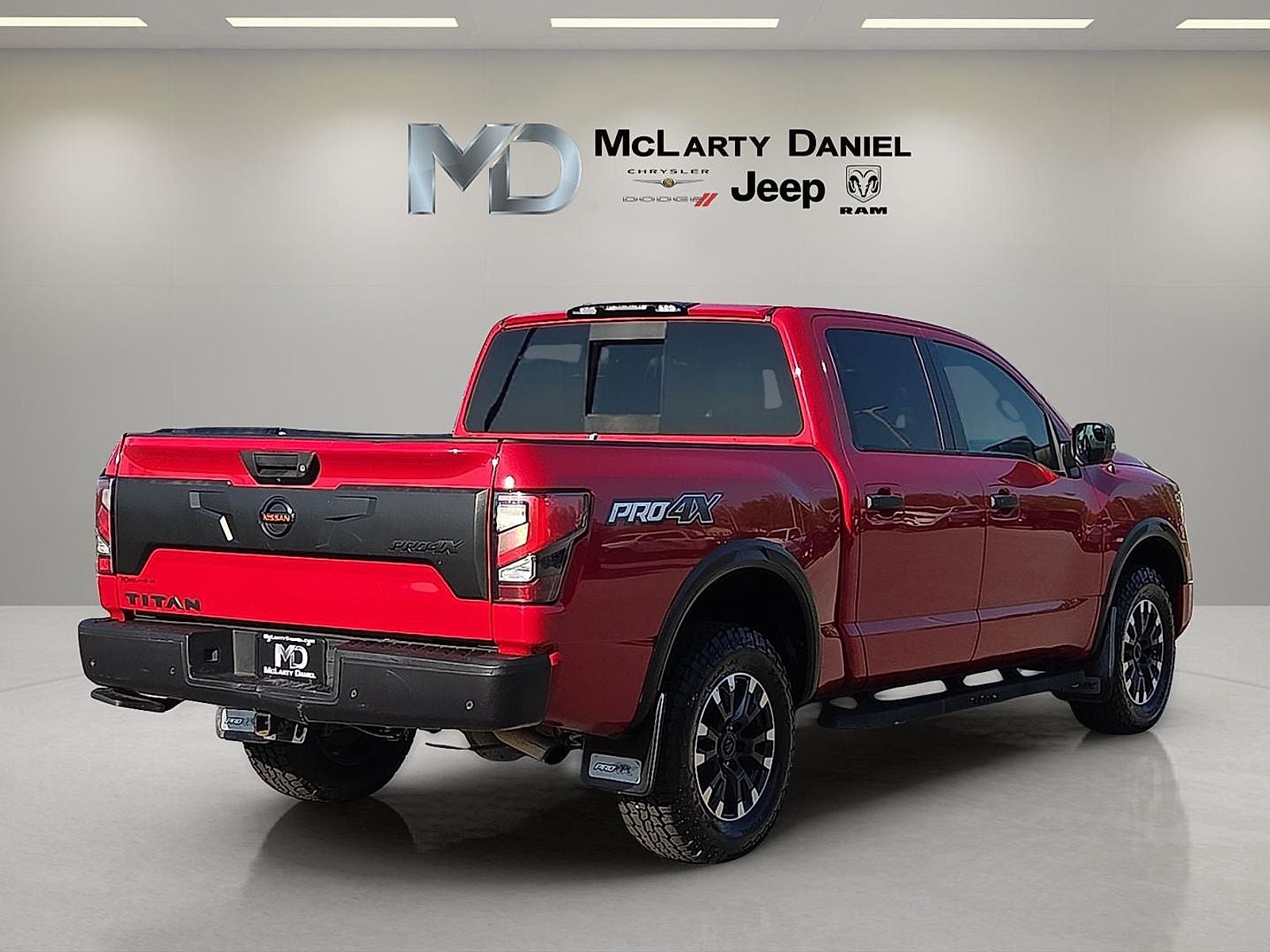 2021 Nissan TITAN Crew Cab PRO-4X 4x4