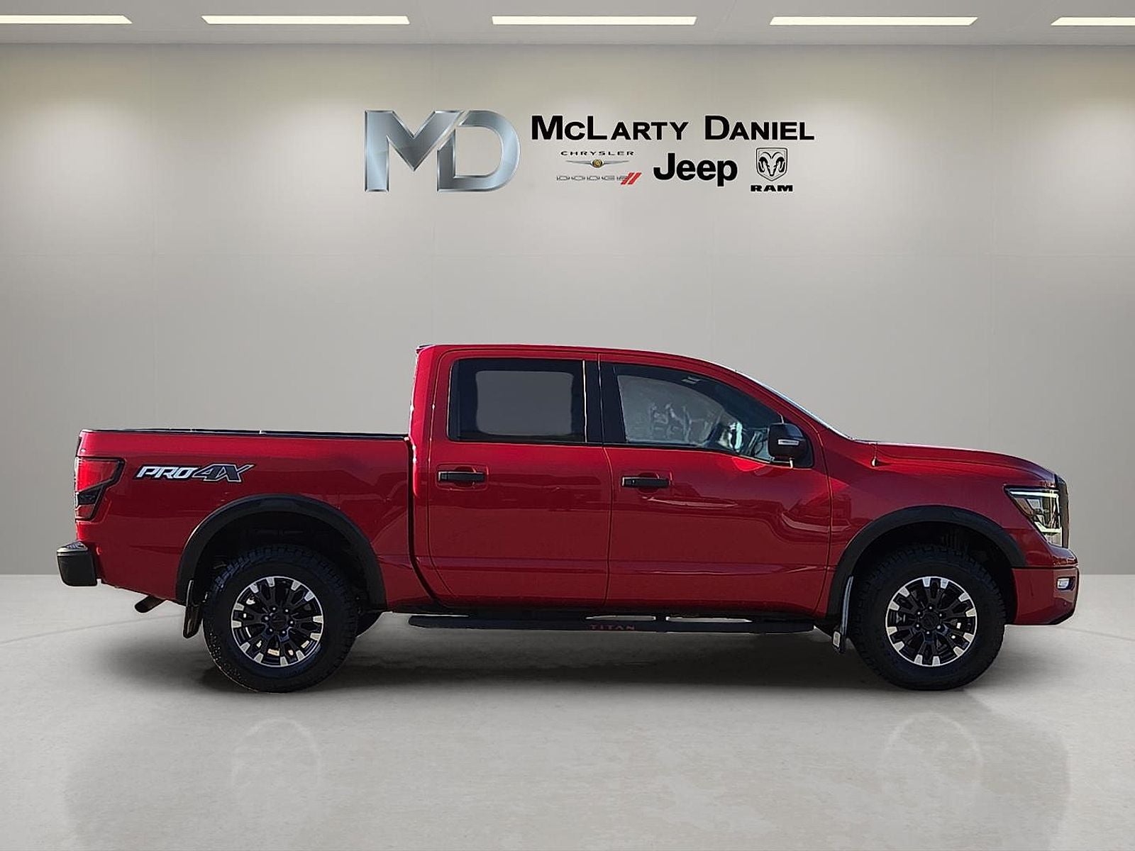 2021 Nissan TITAN Crew Cab PRO-4X 4x4