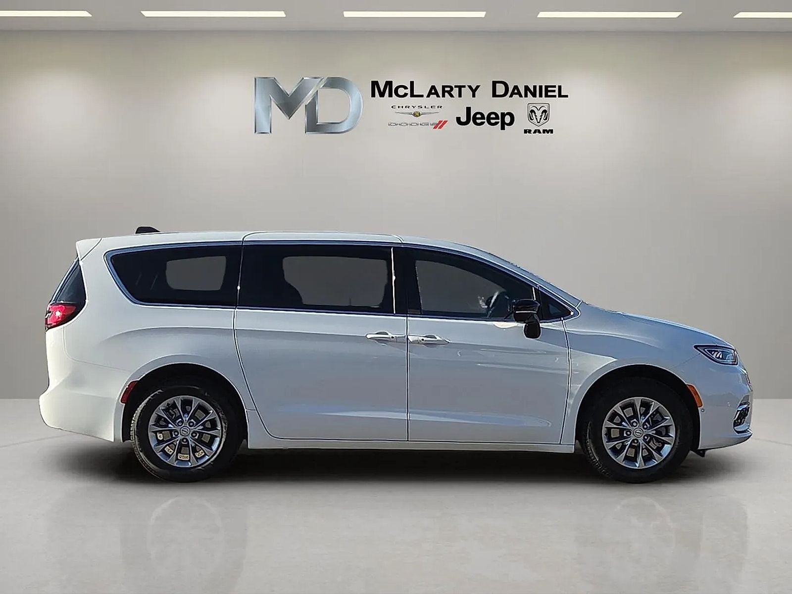 2026 Chrysler Pacifica PACIFICA SELECT AWD