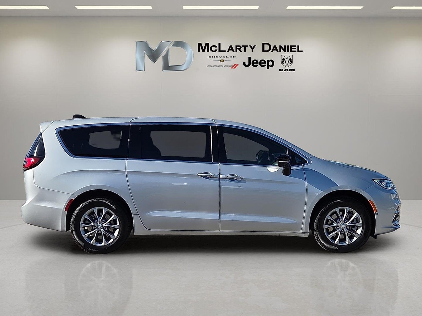 2026 Chrysler Pacifica PACIFICA SELECT AWD