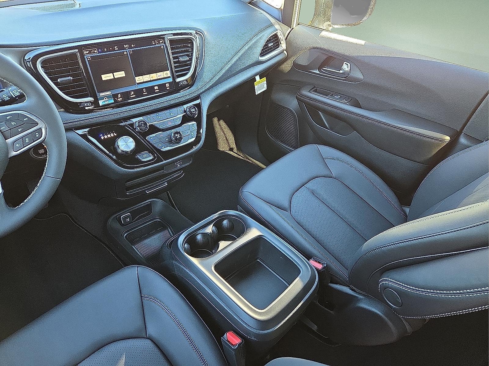 2026 Chrysler Pacifica PACIFICA SELECT AWD