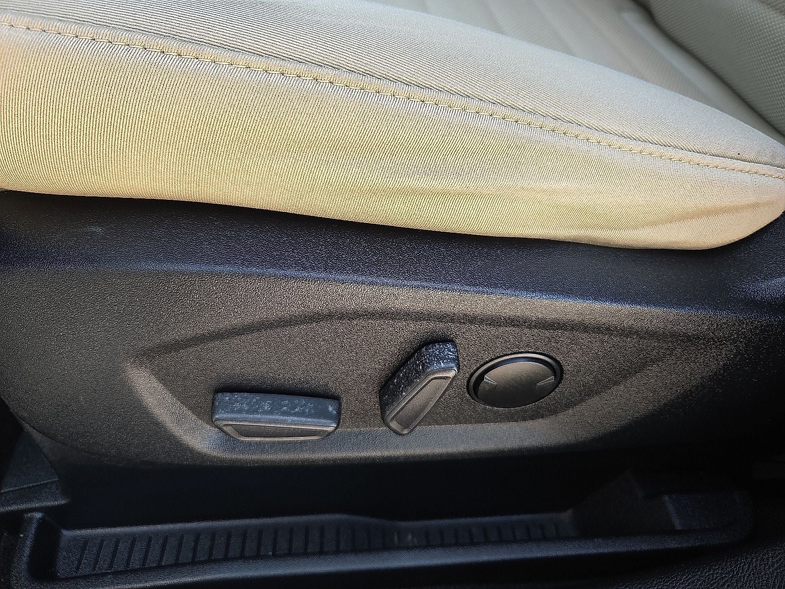 2020 Ford Edge SE
