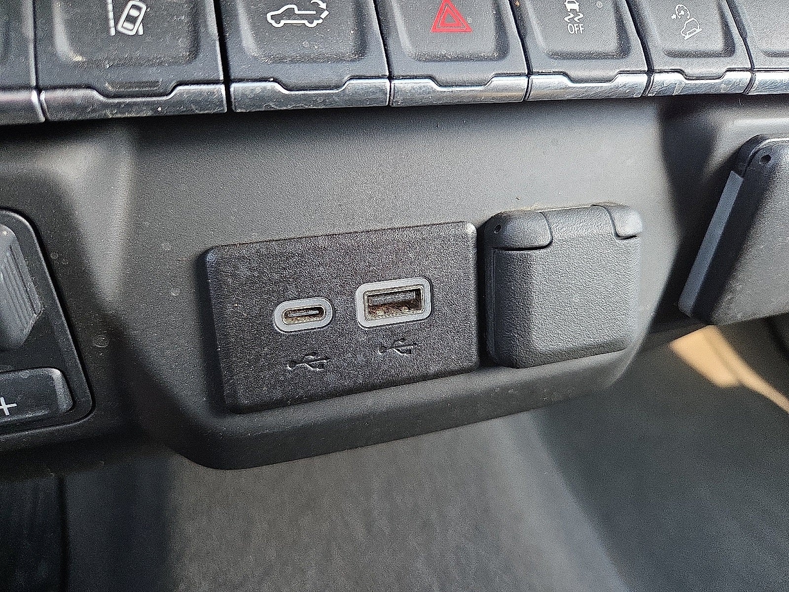 2025 Chevrolet Silverado 2500HD 4WD Crew Cab Standard Bed Custom