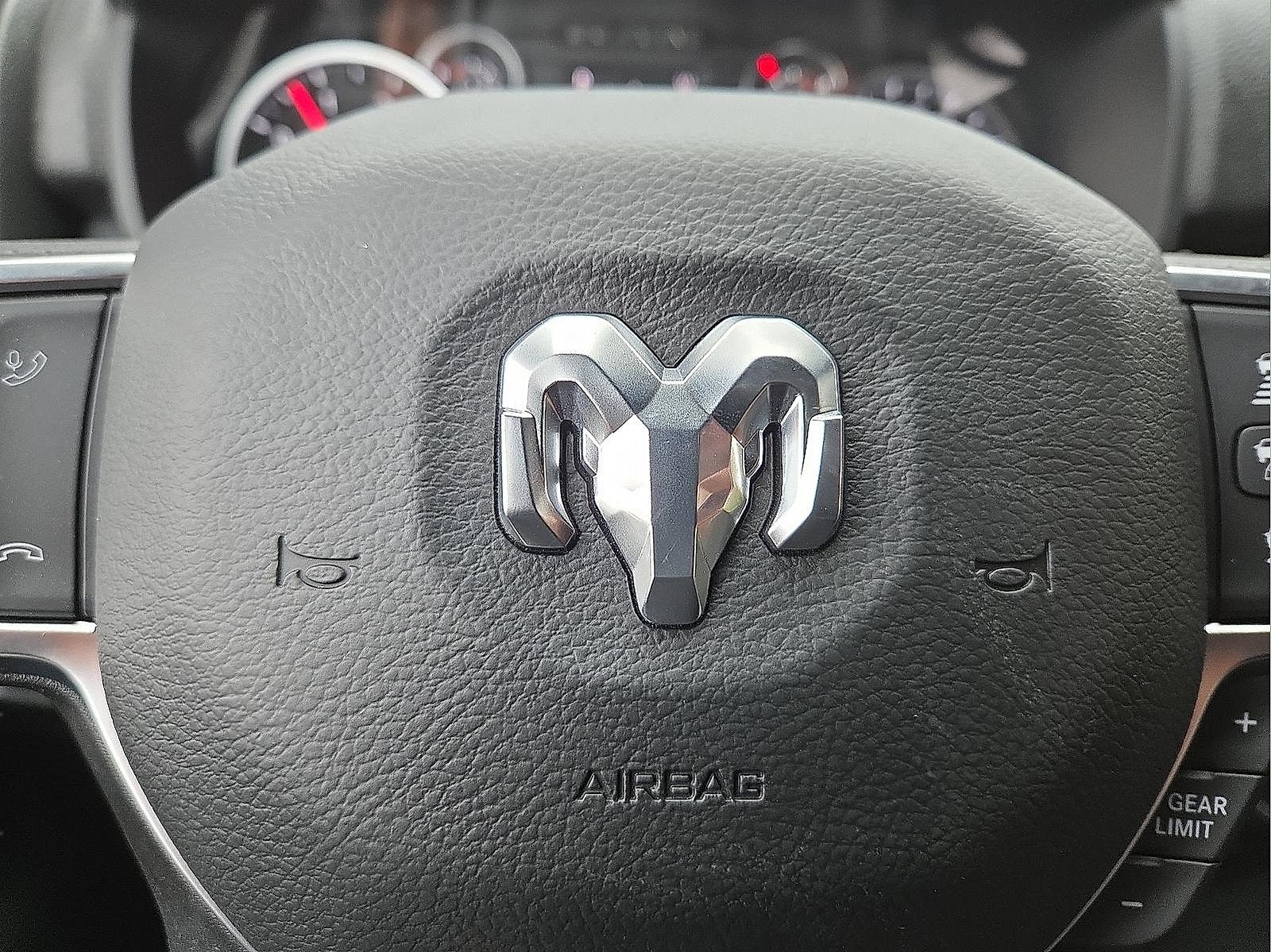 2026 RAM Ram 3500 RAM 3500 TRADESMAN CREW CAB 4X4 6'4' BOX