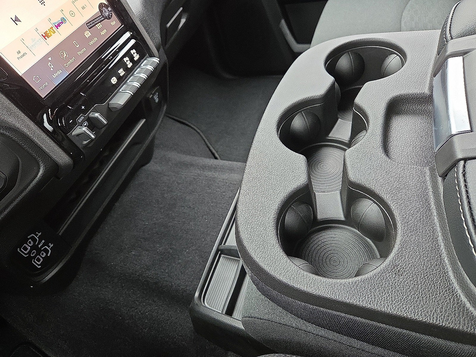 2026 RAM Ram 3500 RAM 3500 TRADESMAN CREW CAB 4X4 6'4' BOX