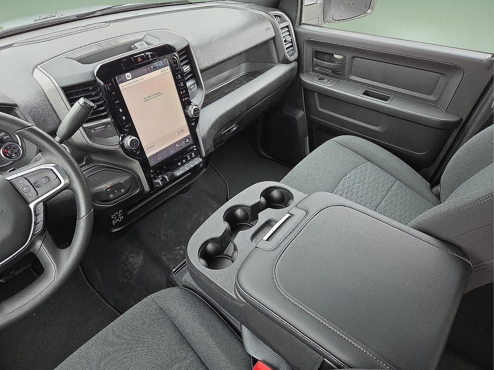 2026 RAM Ram 3500 RAM 3500 TRADESMAN CREW CAB 4X4 6'4' BOX