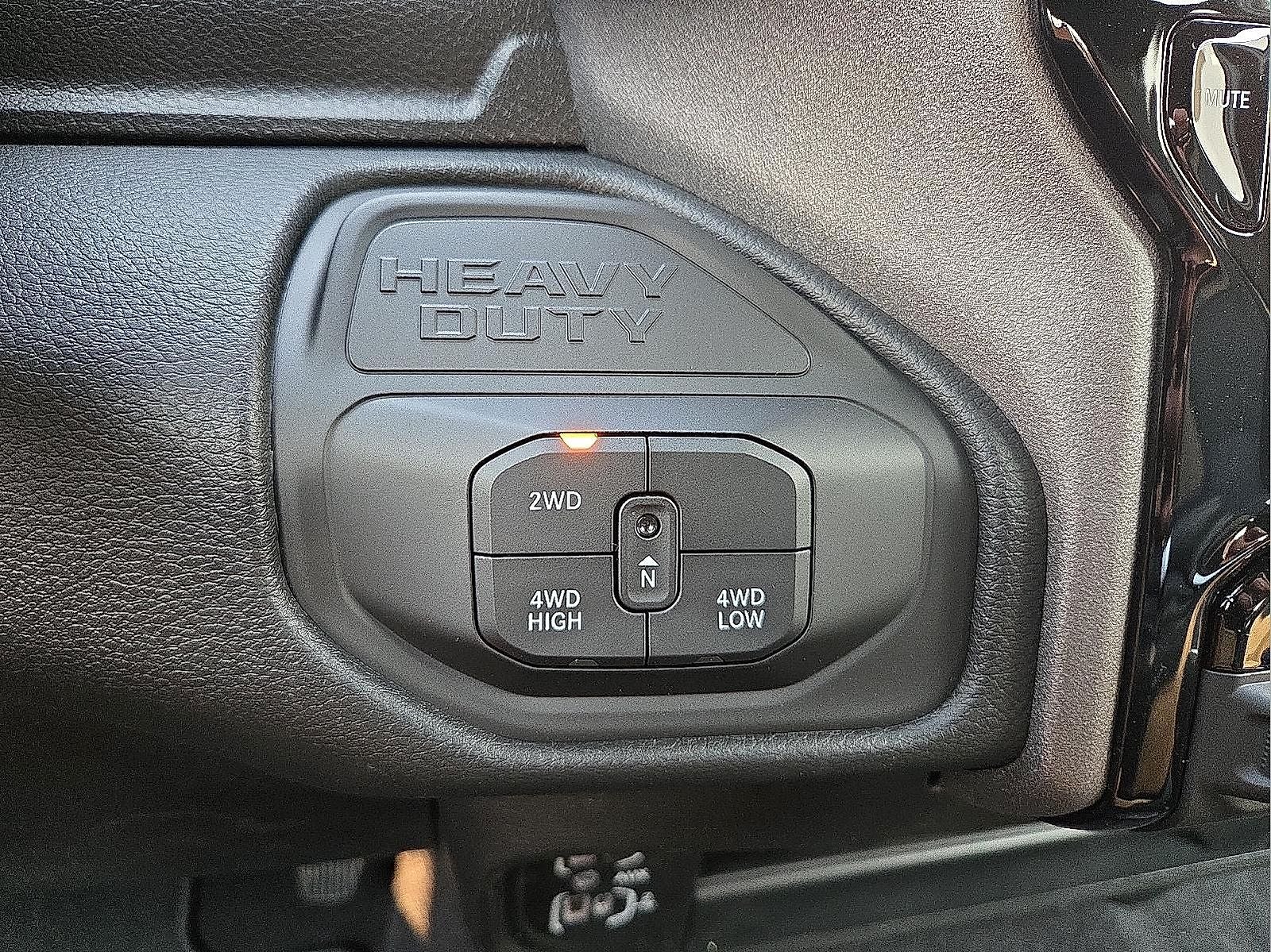 2026 RAM Ram 3500 RAM 3500 TRADESMAN CREW CAB 4X4 6'4' BOX
