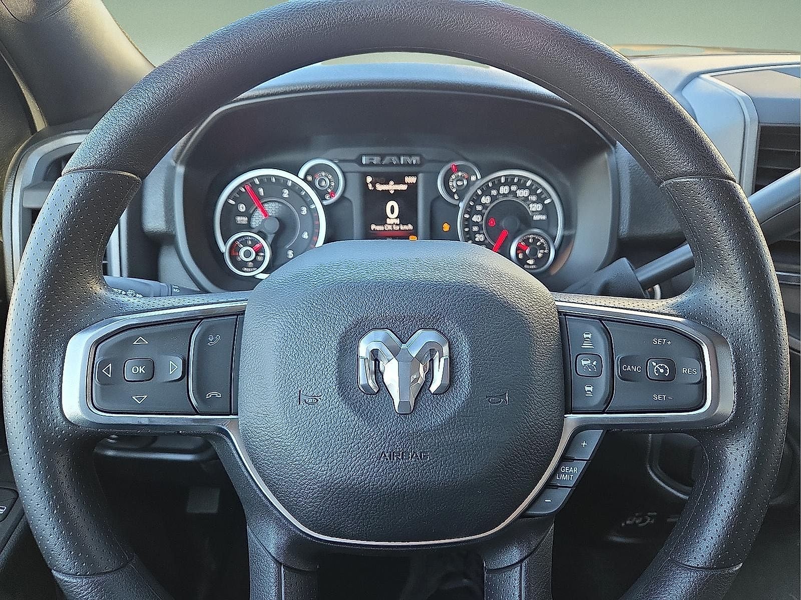 2026 RAM Ram 3500 RAM 3500 TRADESMAN CREW CAB 4X4 6'4' BOX