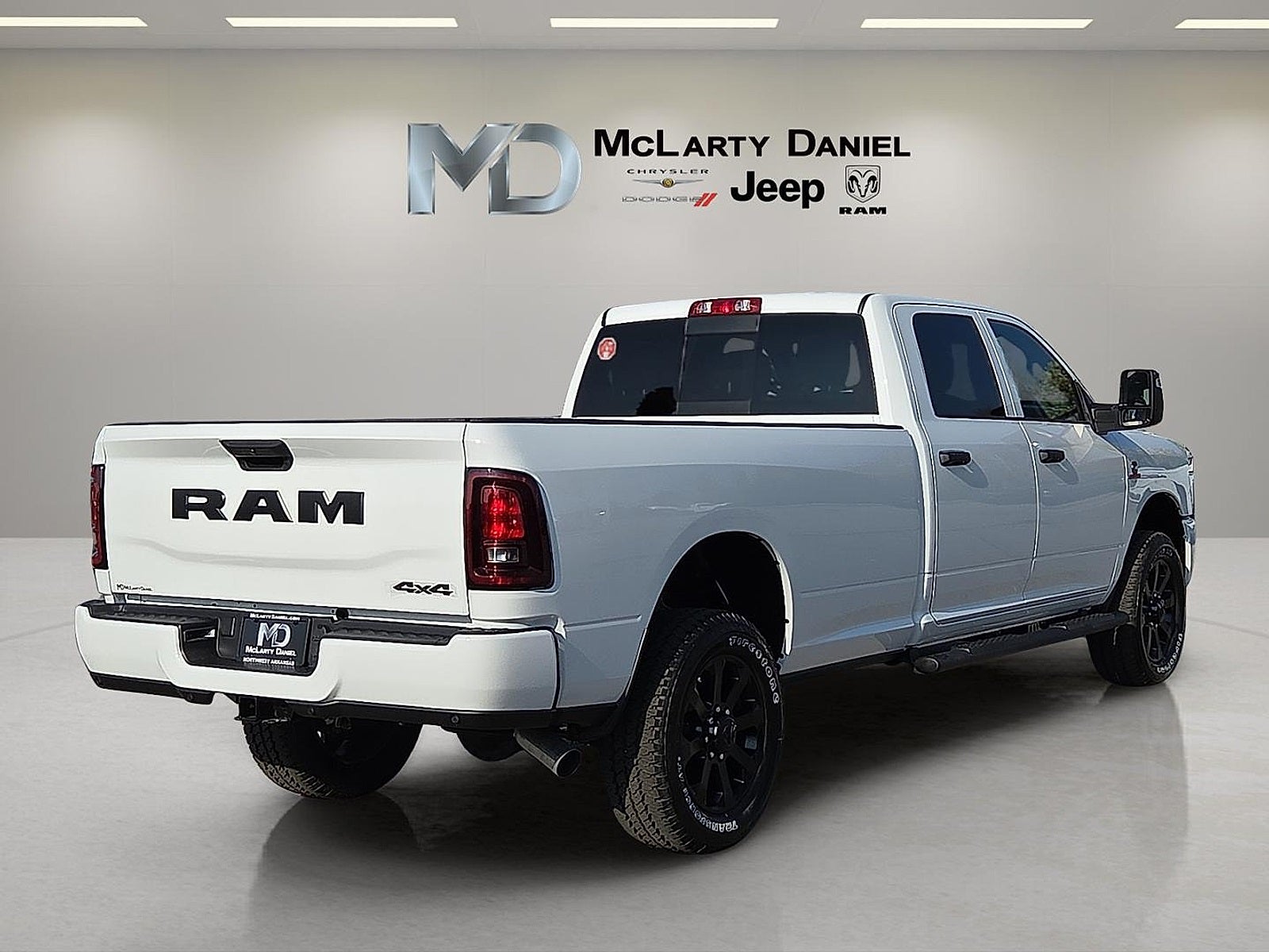2026 RAM Ram 2500 RAM 2500 BLACK EXPRESS CREW CAB 4X4 8' BOX