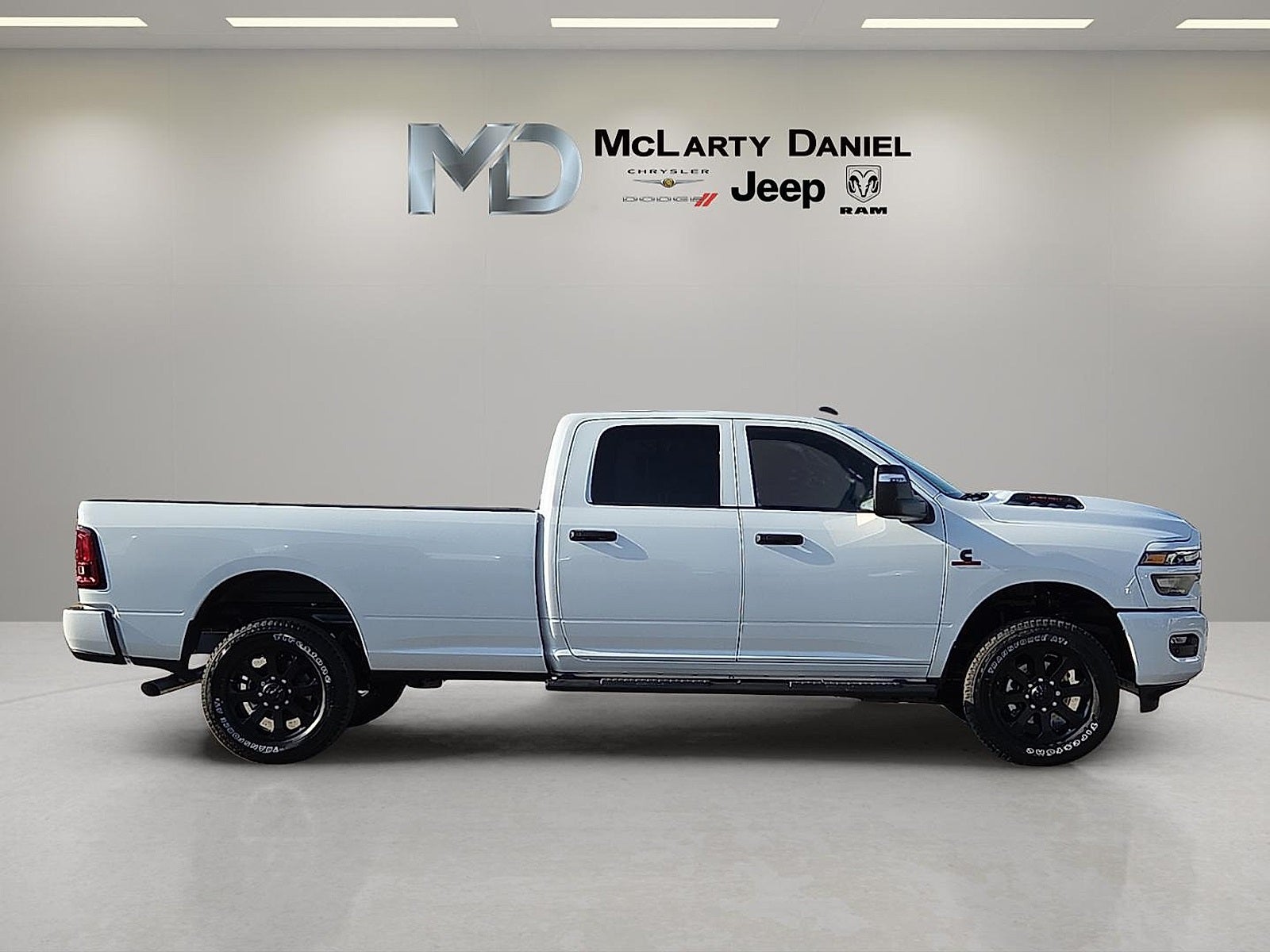 2026 RAM Ram 2500 RAM 2500 BLACK EXPRESS CREW CAB 4X4 8' BOX