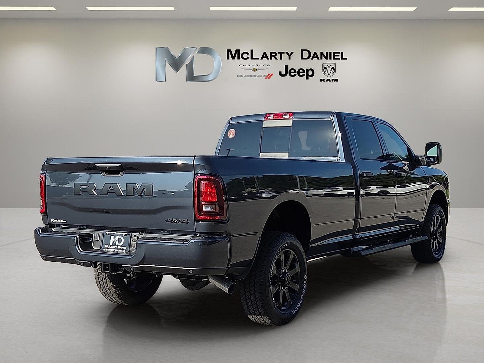 2026 RAM Ram 2500 RAM 2500 BLACK EXPRESS CREW CAB 4X4 8' BOX