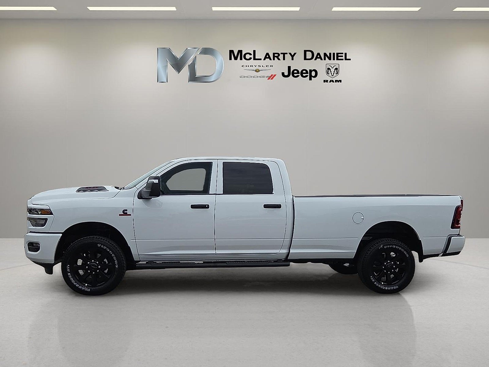 2026 RAM Ram 2500 RAM 2500 BLACK EXPRESS CREW CAB 4X4 8' BOX