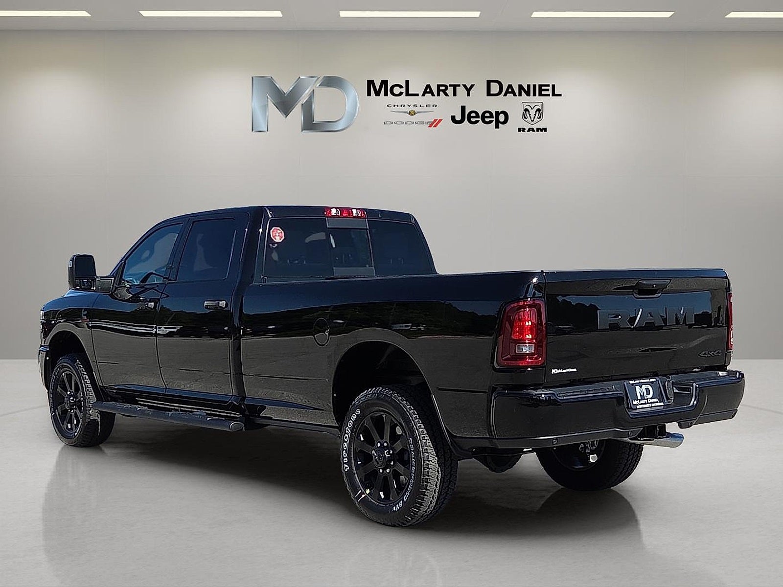 2026 RAM Ram 2500 RAM 2500 BLACK EXPRESS CREW CAB 4X4 8' BOX