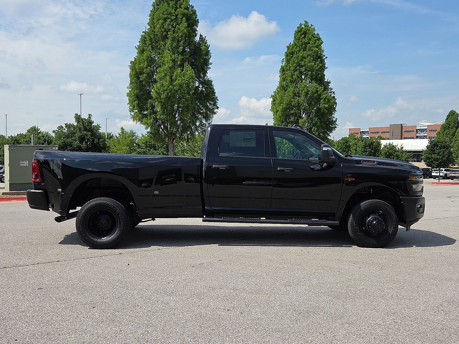 2026 RAM Ram 3500 RAM 3500 TRADESMAN CREW CAB 4X4 8' BOX