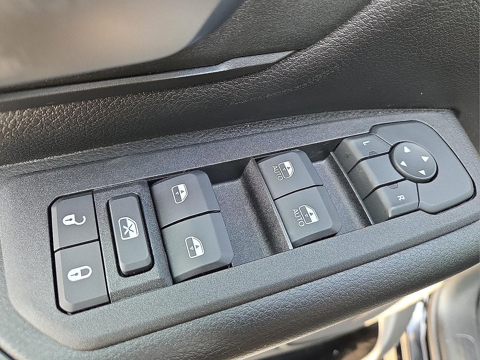 2026 RAM Ram 1500 RAM 1500 TRADESMAN CREW CAB 4X4 5'7' BOX