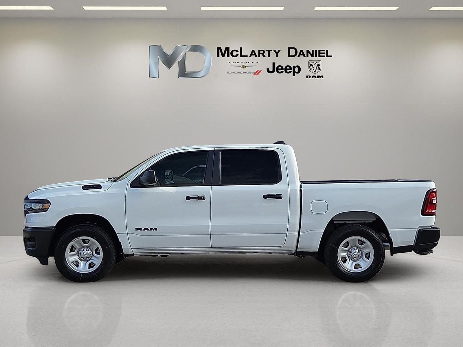 2026 RAM Ram 1500 RAM 1500 TRADESMAN CREW CAB 4X4 5'7' BOX