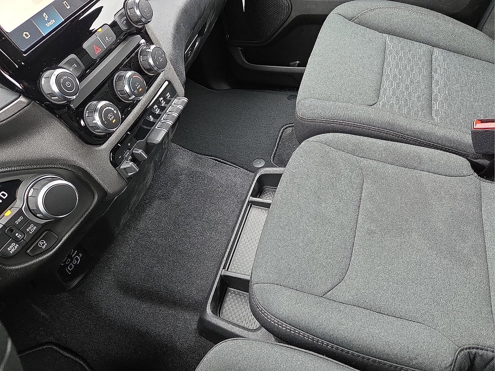 2026 RAM Ram 1500 RAM 1500 TRADESMAN CREW CAB 4X4 5'7' BOX