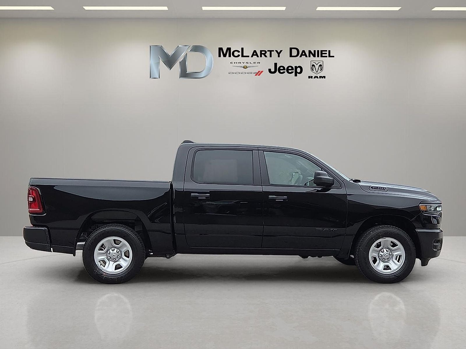 2026 RAM Ram 1500 RAM 1500 TRADESMAN CREW CAB 4X4 5'7' BOX