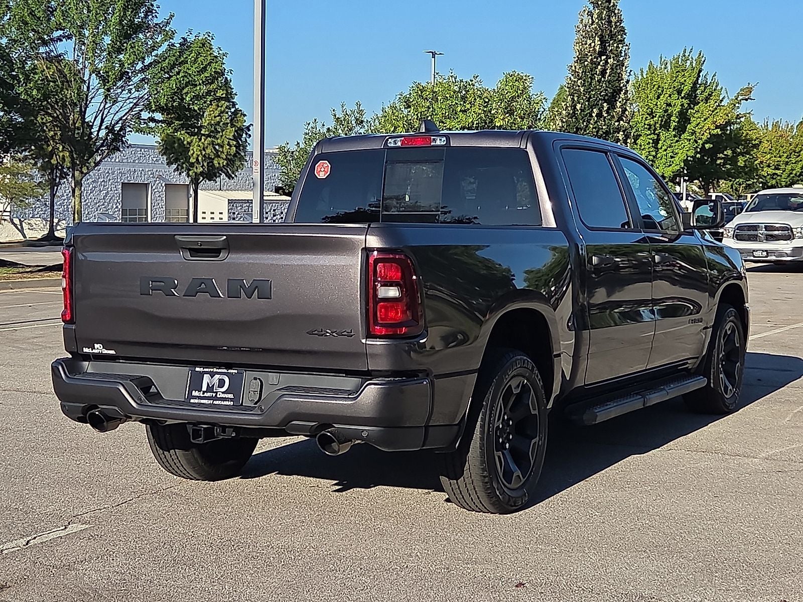 2026 RAM 1500 RAM 1500 EXPRESS CREW CAB 4X4 5'7' BOX