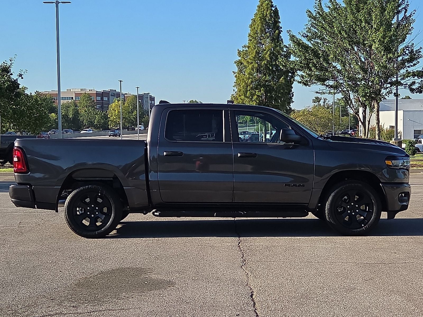2026 RAM 1500 RAM 1500 EXPRESS CREW CAB 4X4 5'7' BOX