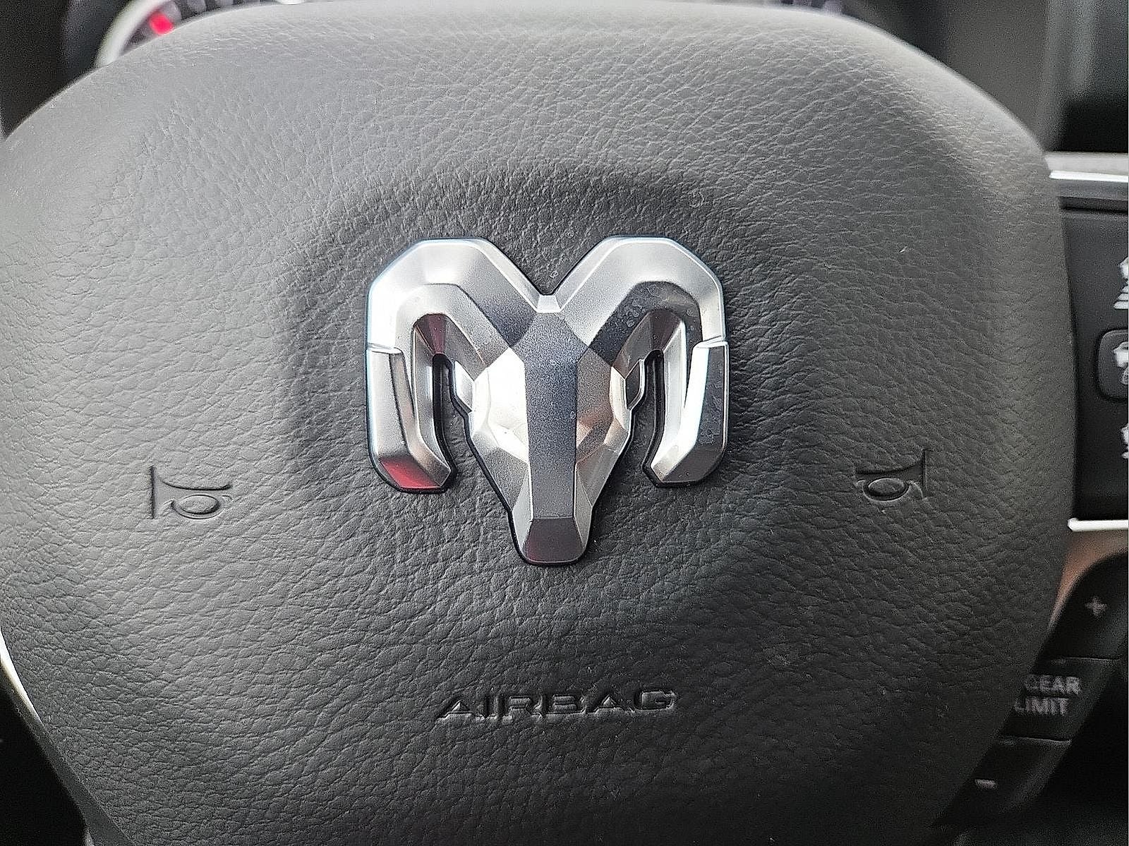 2026 RAM Ram 1500 RAM 1500 TRADESMAN CREW CAB 4X4 5'7' BOX