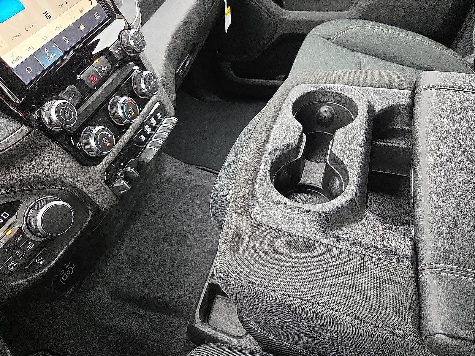 2026 RAM Ram 1500 RAM 1500 TRADESMAN CREW CAB 4X4 5'7' BOX
