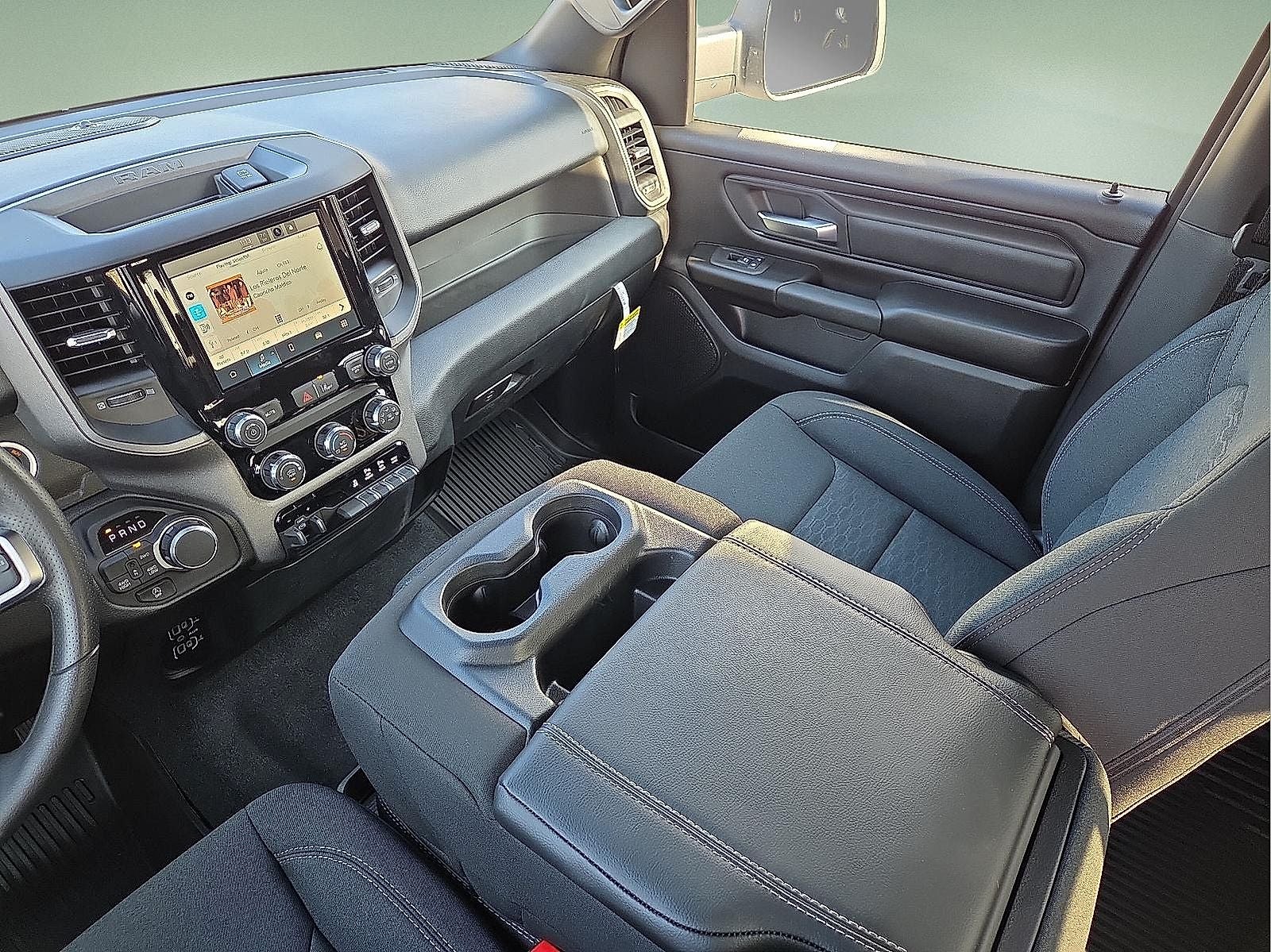 2026 RAM Ram 1500 RAM 1500 TRADESMAN CREW CAB 4X4 5'7' BOX