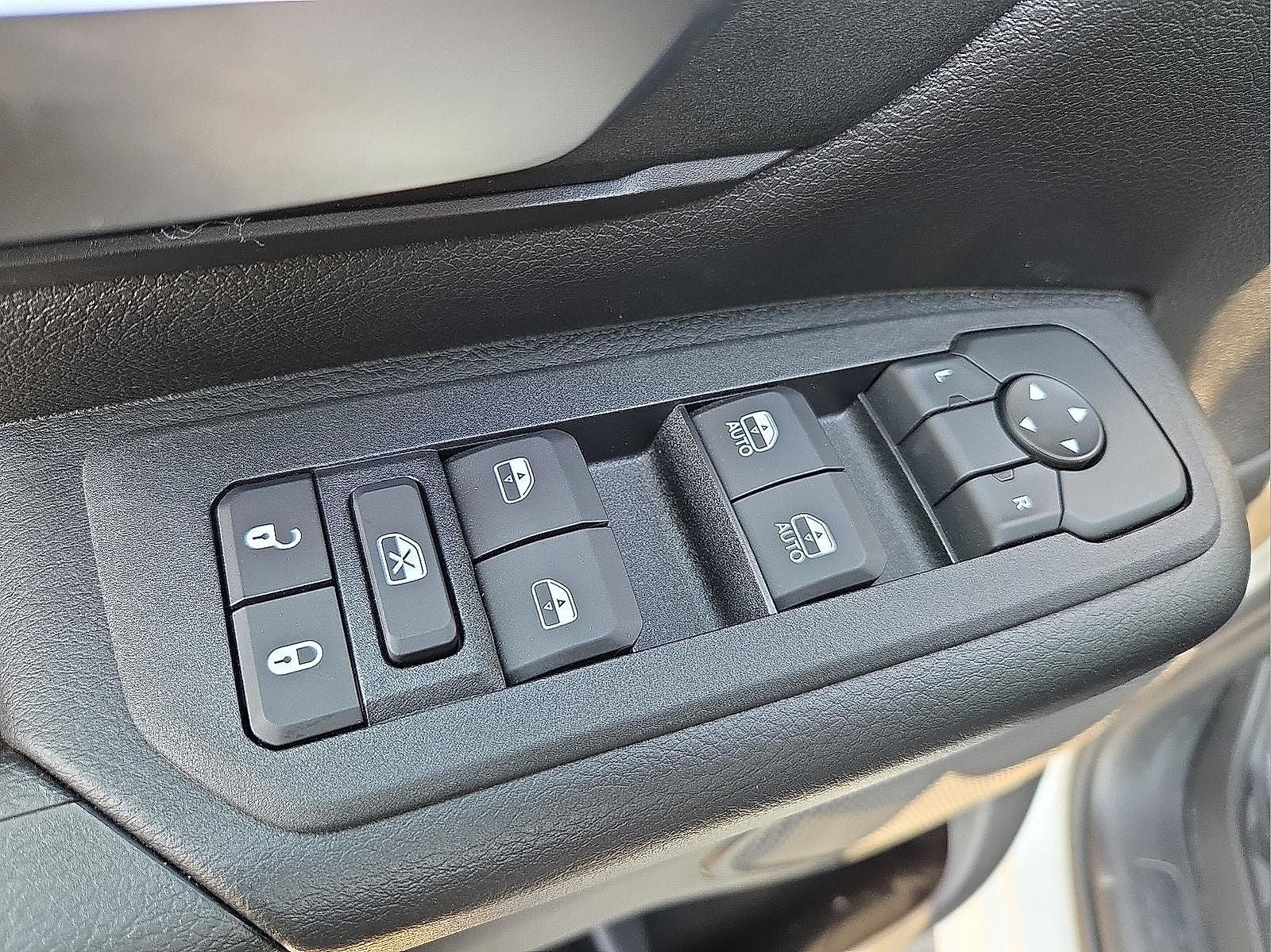 2026 RAM Ram 1500 RAM 1500 TRADESMAN CREW CAB 4X4 5'7' BOX