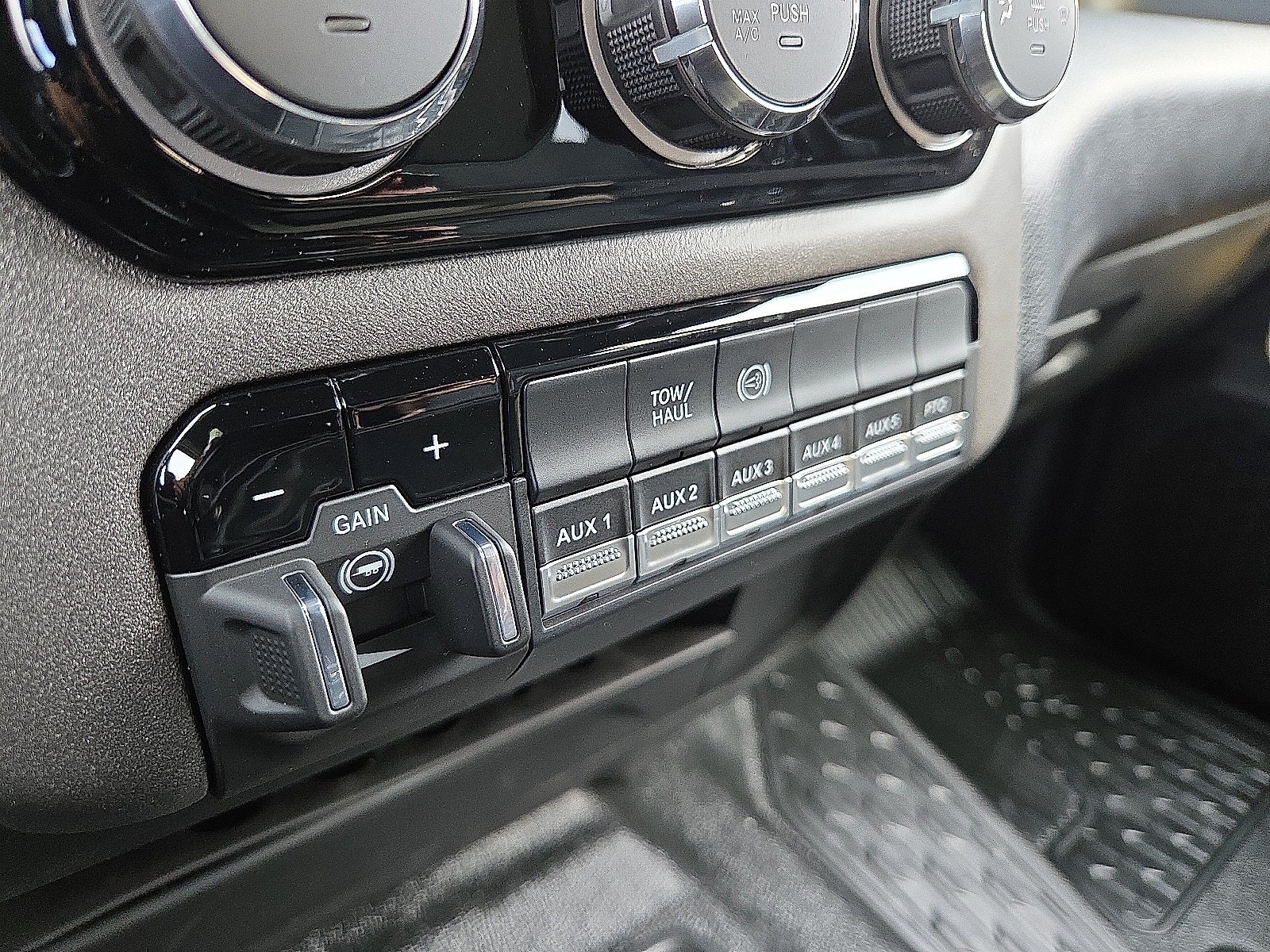 2026 RAM Ram 5500 Chassis Cab RAM 5500 TRADESMAN CHASSIS CREW CAB 4X4 60' CA