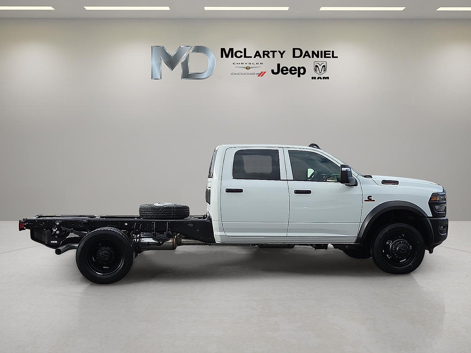2026 RAM Ram 5500 Chassis Cab RAM 5500 TRADESMAN CHASSIS CREW CAB 4X4 60' CA