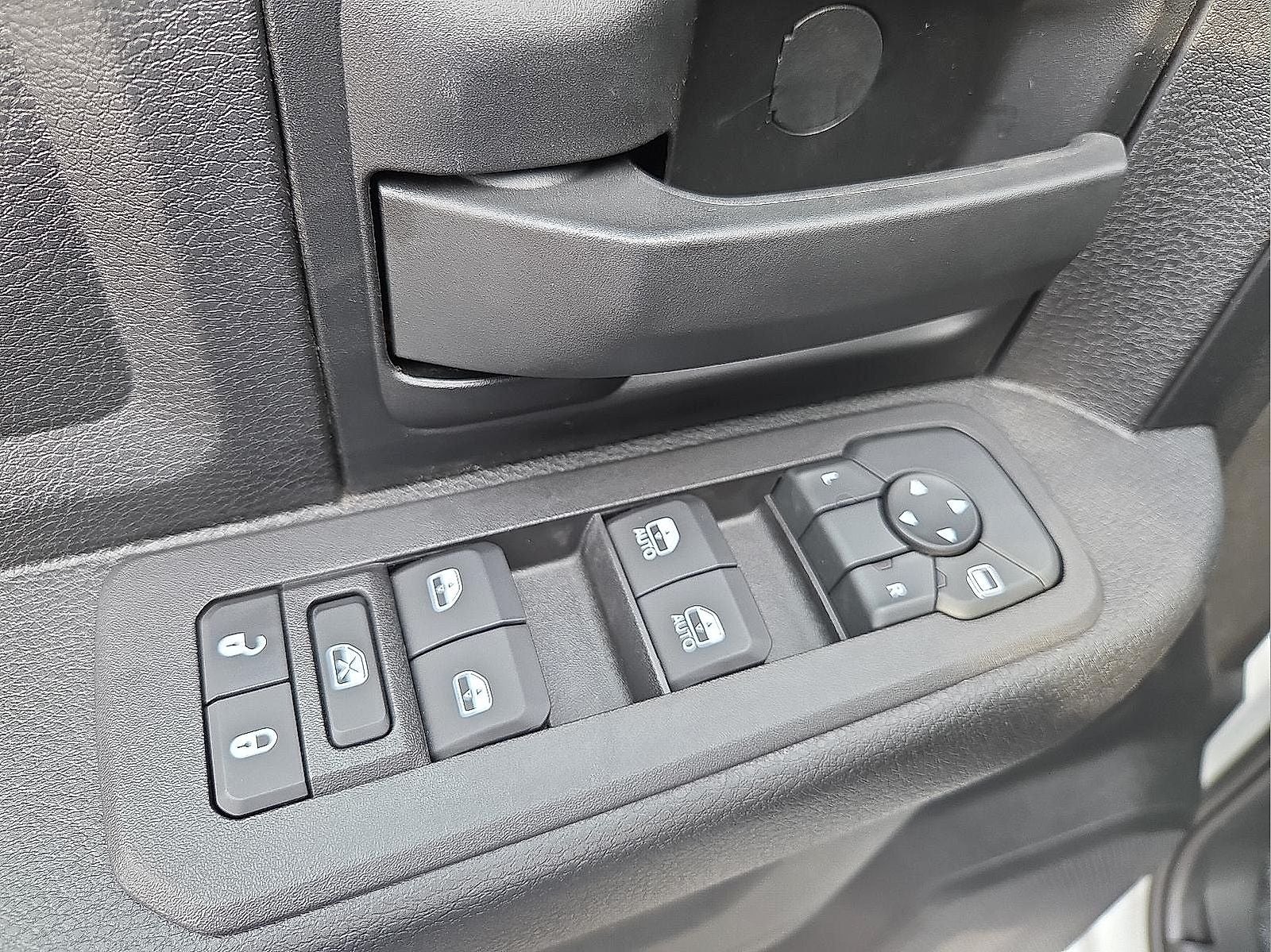 2026 RAM Ram 3500 Chassis Cab RAM 3500 TRADESMAN CREW CAB CHASSIS 4X4 60' CA