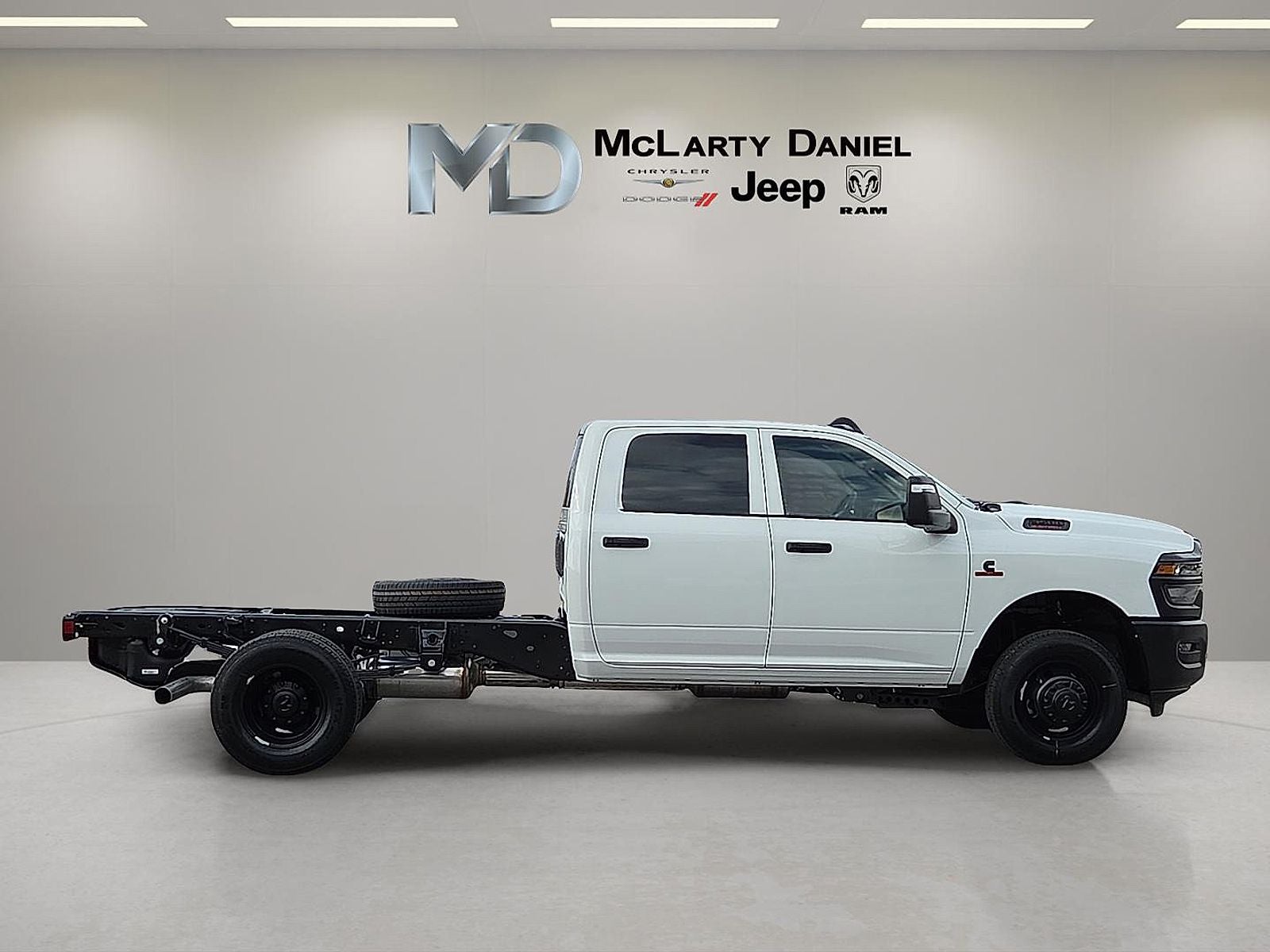 2026 RAM Ram 3500 Chassis Cab RAM 3500 TRADESMAN CREW CAB CHASSIS 4X4 60' CA