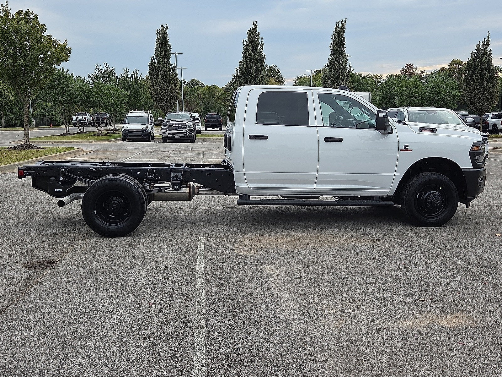 2026 RAM Ram 3500 Chassis Cab RAM 3500 TRADESMAN CREW CAB CHASSIS 4X4 60' CA